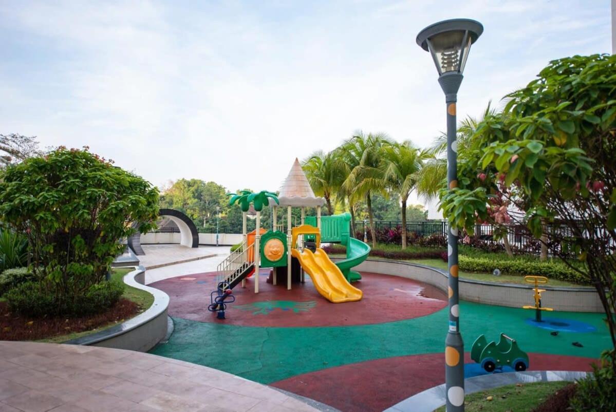 Comfy 3Br Apt In Danga Bay Free Parking Sea View Джохор-Бару Экстерьер фото